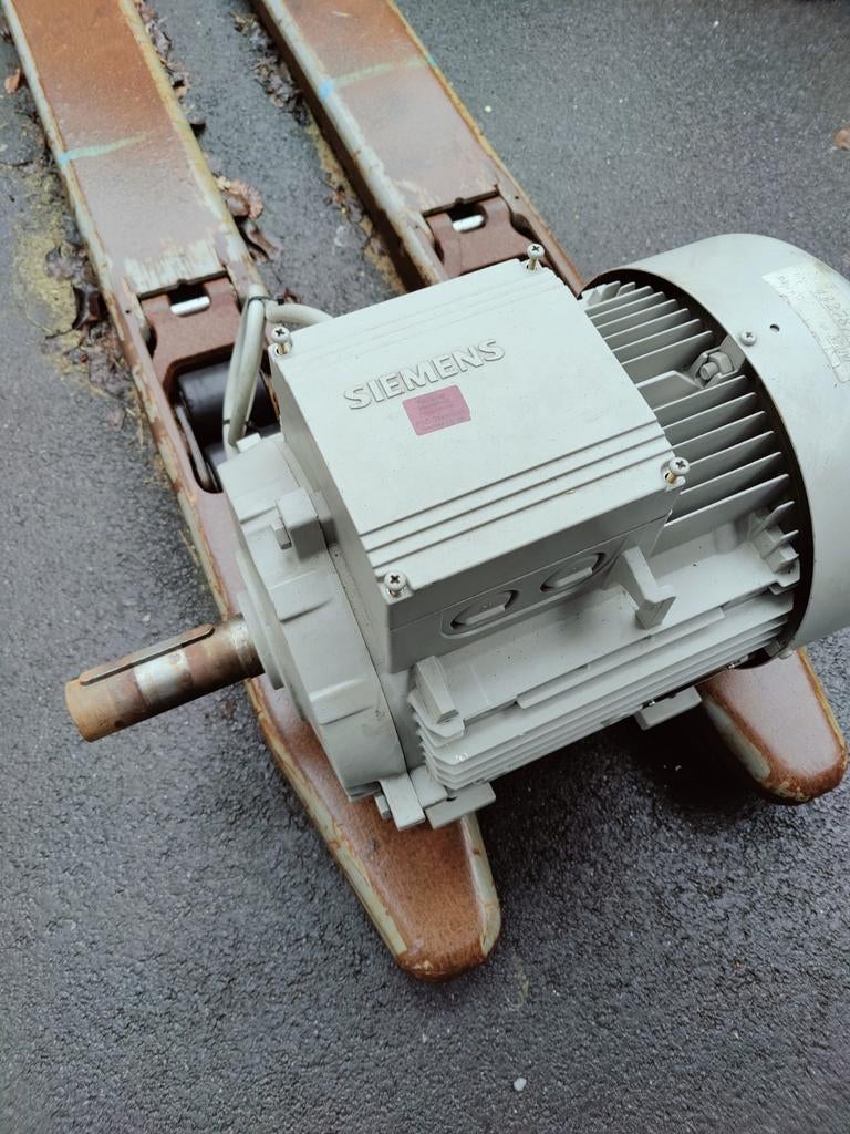 Elektromotor, elektrische motor 11KW Siemens, 400V/690V 3-fa, Ophalen