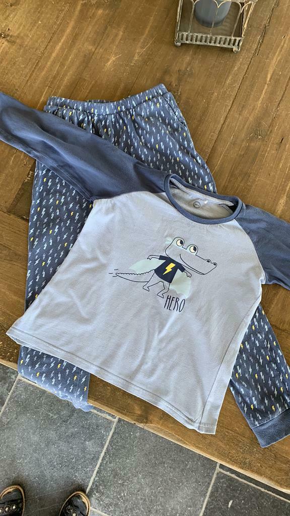 Tussenseizoen pyjama maat 9 Insua (Veritas), Nacht- of Onderkleding, Ophalen of Verzenden, Zo goed als nieuw, Jongen