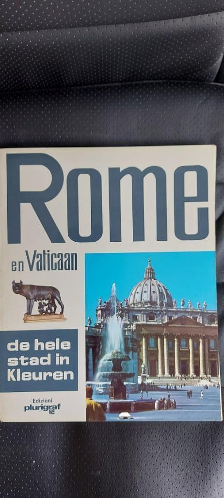 Rome en het vaticaan, Ophalen of Verzenden, Gelezen