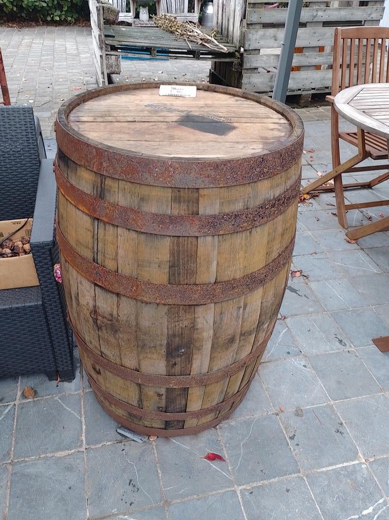 Oud authentiek Amerikaans whisky vat Heaven Hill, Ophalen