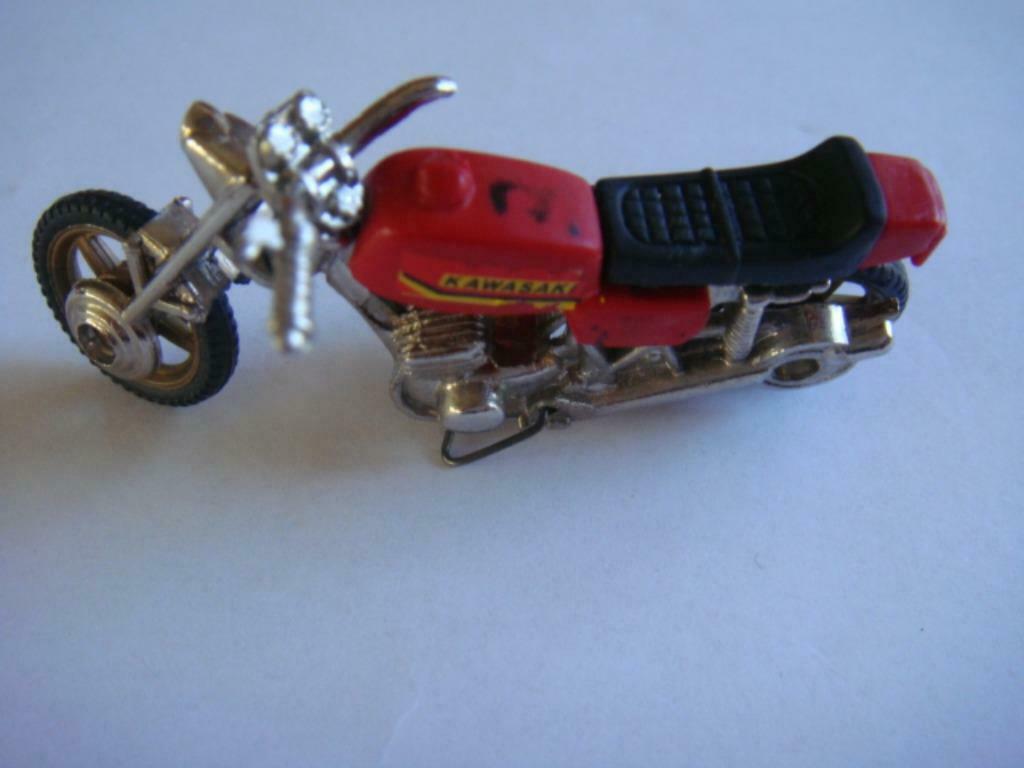Moto miniature "Kawasaki". Vintage N 3., Collections, Enlèvement ou Envoi, Utilisé