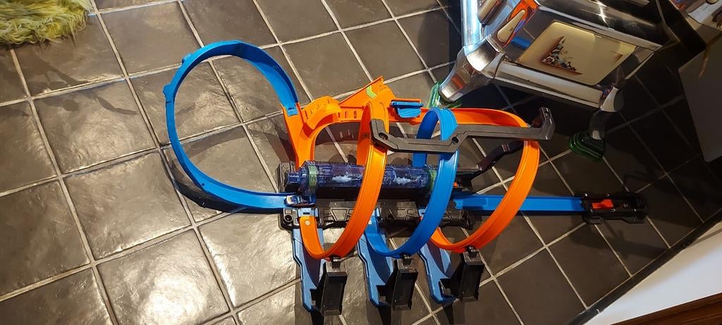 Autobaan met een auto Hot weels, Ophalen of Verzenden