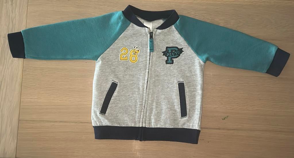 ⚽️ Giletje maat 74, Enfants & Bébés, Vêtements de bébé | Taille 74, Garçon, C&A, Enlèvement ou Envoi, Pull ou Veste