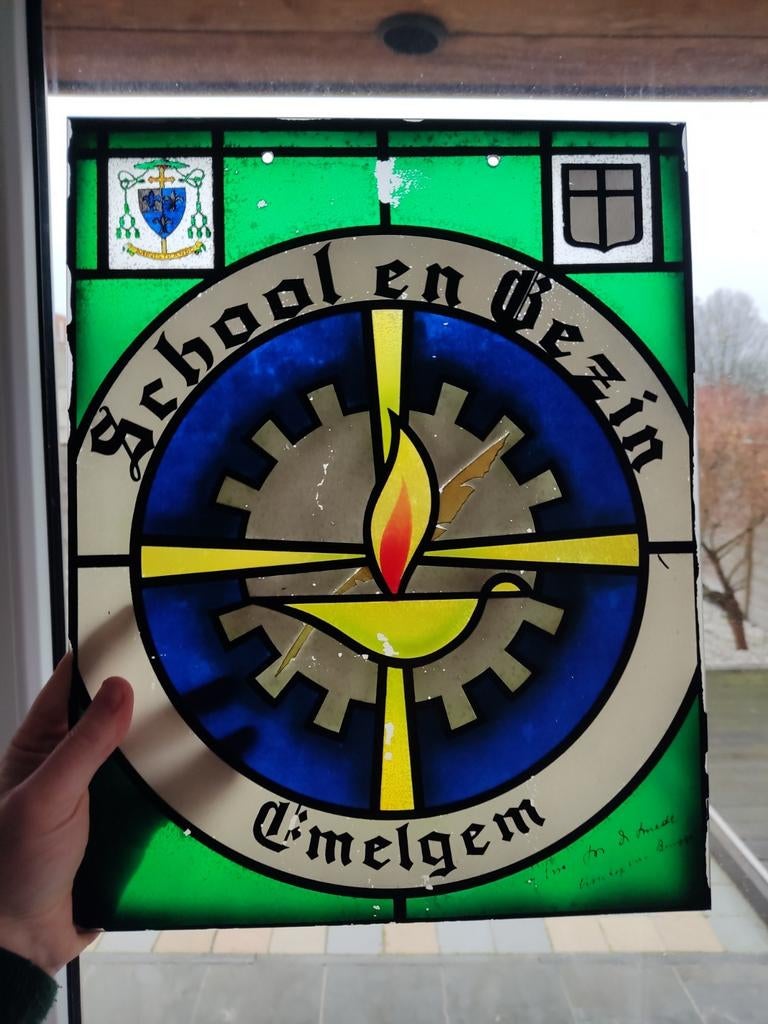 Glasraam uit een school van emelgem. Emiel Jozef de smedt, Antiek en Kunst, Ophalen of Verzenden