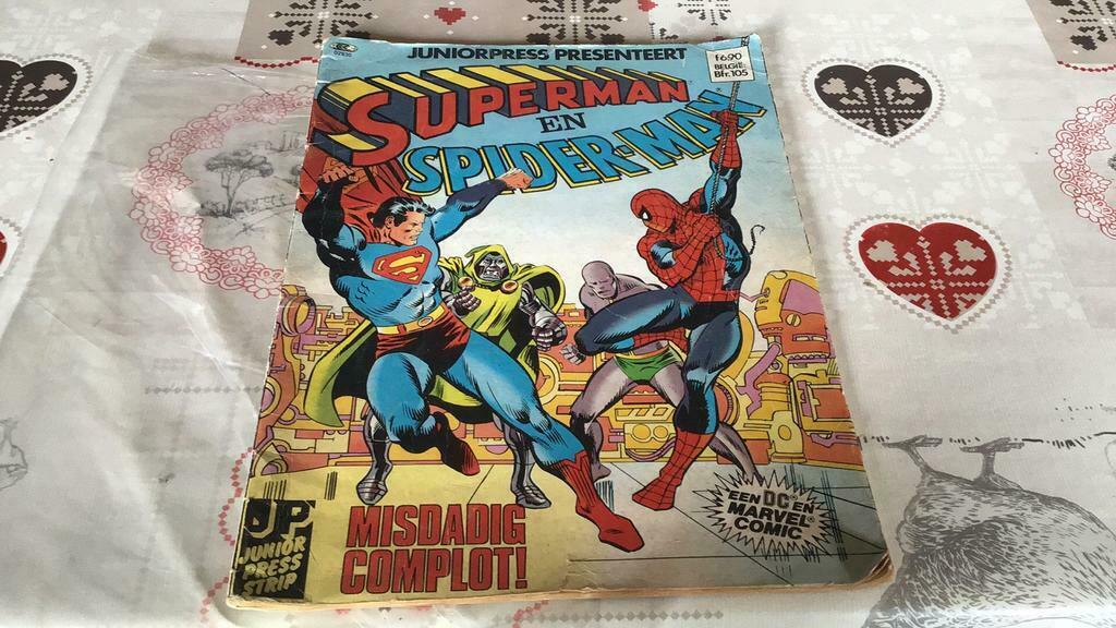 Superman en spiderman(_), Eén comic, Ophalen, Gelezen, Amerika