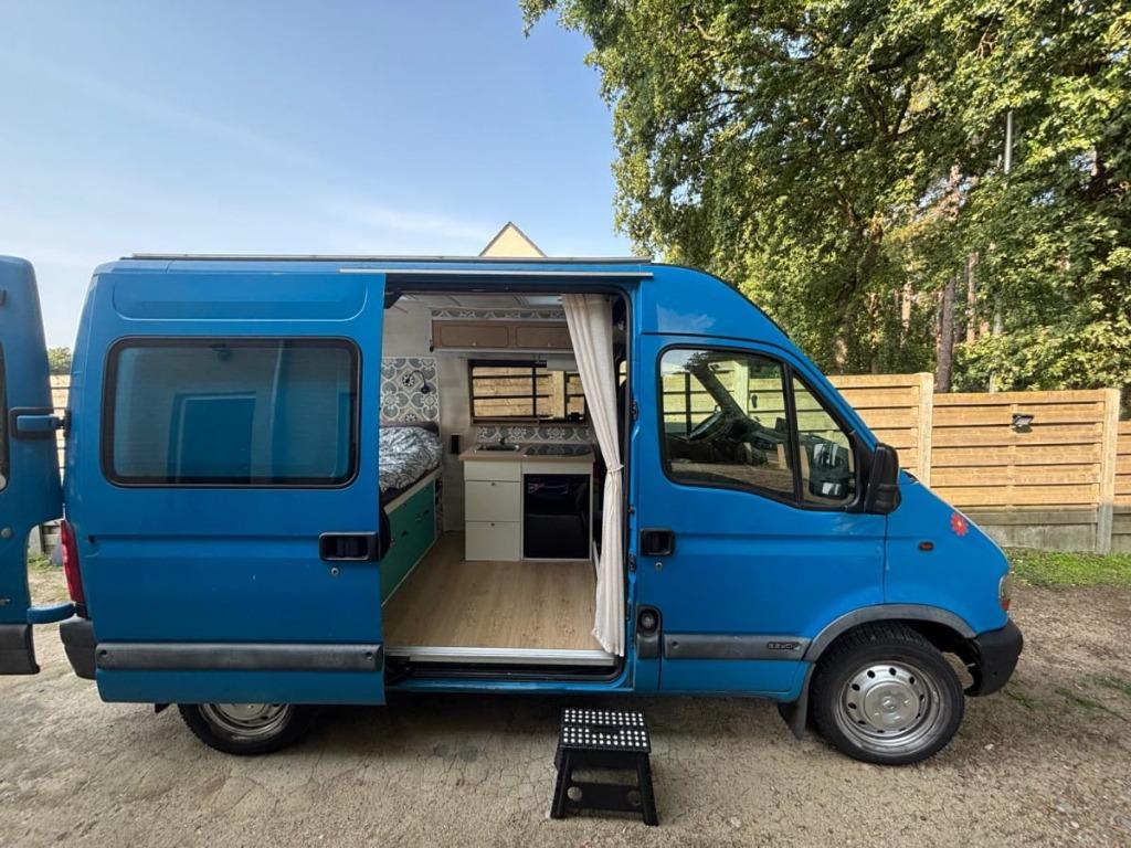 Renault Master camper met zonnenpanelen, Caravans en Kamperen, Mobilhomes, Chemisch toilet, Standaard zit, Particulier, 6 tot 7 meter
