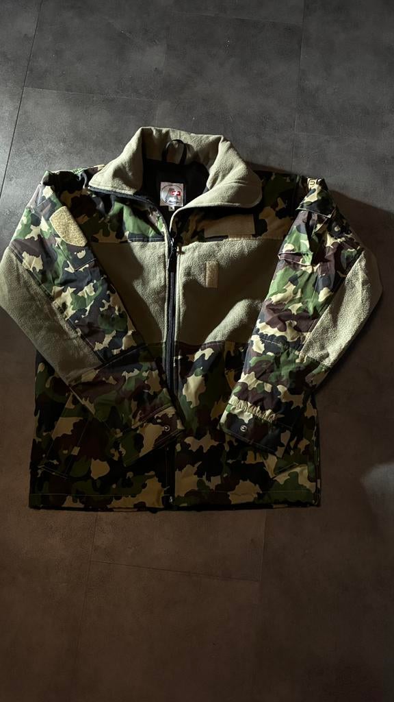 Zwitsers „teddy” militaire jas TAZ90, Verzamelen, Ophalen of Verzenden, Landmacht, Kleding of Schoenen