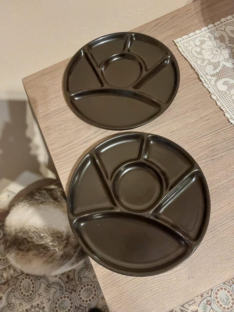 2 Fondueborden / zwart, Envoi, Utilisé, Assiettes(s)