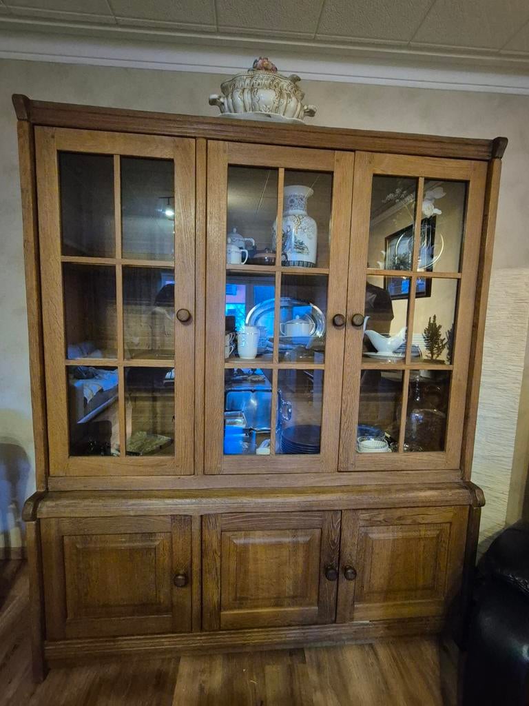 Mooie eiken kast  lengte 192cm breedte 160 cm., Huis en Inrichting, Kasten | Buffetkasten, Ophalen
