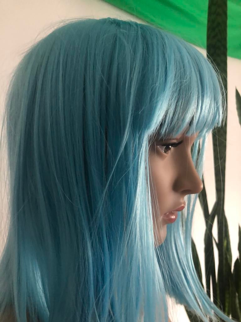 Prachtige turquoise pruik met froufrou NIEUW, Enlèvement ou Envoi, Neuf