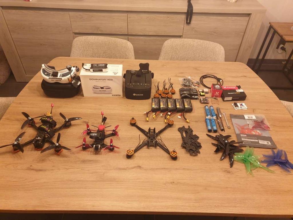 Volledige FPV drone collectie, RTF (Ready to Fly), Quadcopter of Multicopter, Zo goed als nieuw, Ophalen