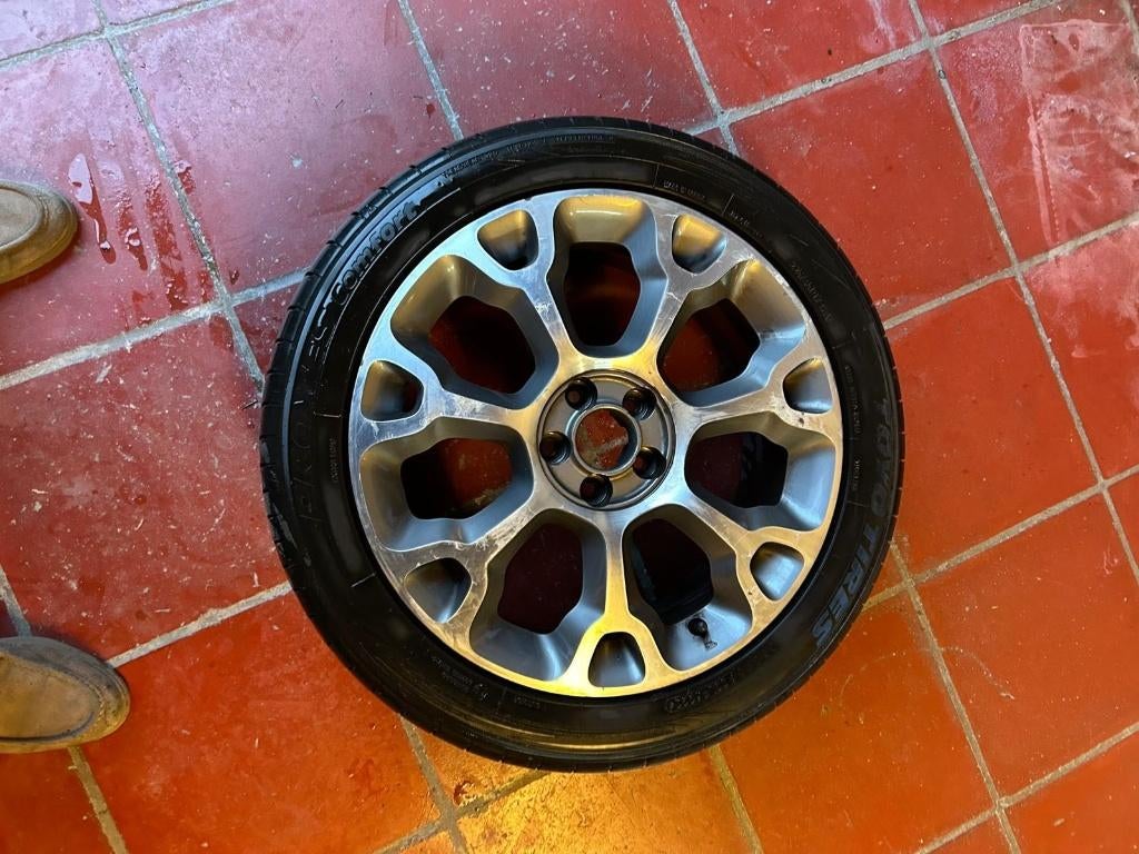 5 Jantes 17'' FIAT 500 X et L avec pneus + une jante seule., Autos : Pièces & Accessoires, Pneus & Jantes, Pneus et Jantes, Véhicule de tourisme
