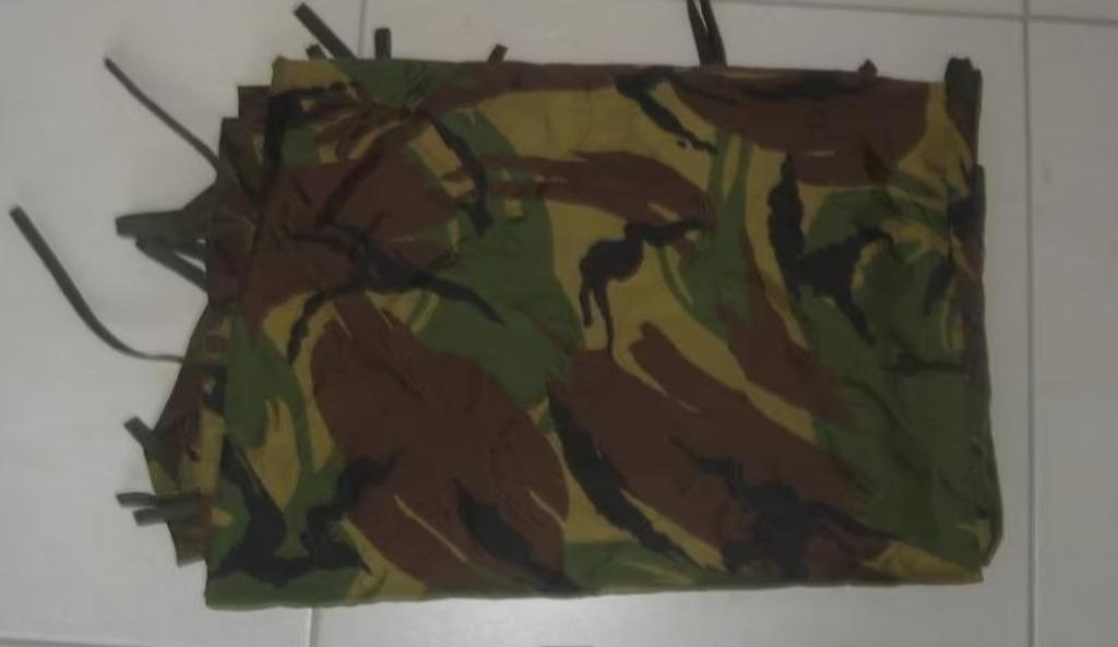 Licht gecamoufleerd deken - Poncholiner, Verzamelen, Militaria | Algemeen, Ophalen of Verzenden, Landmacht, Overige typen