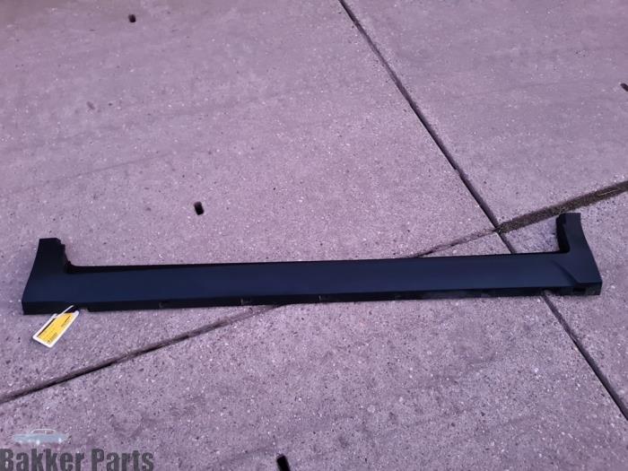 Zijskirt links van een Opel Crossland X (GB9), Gebruikt, -, -, Opel