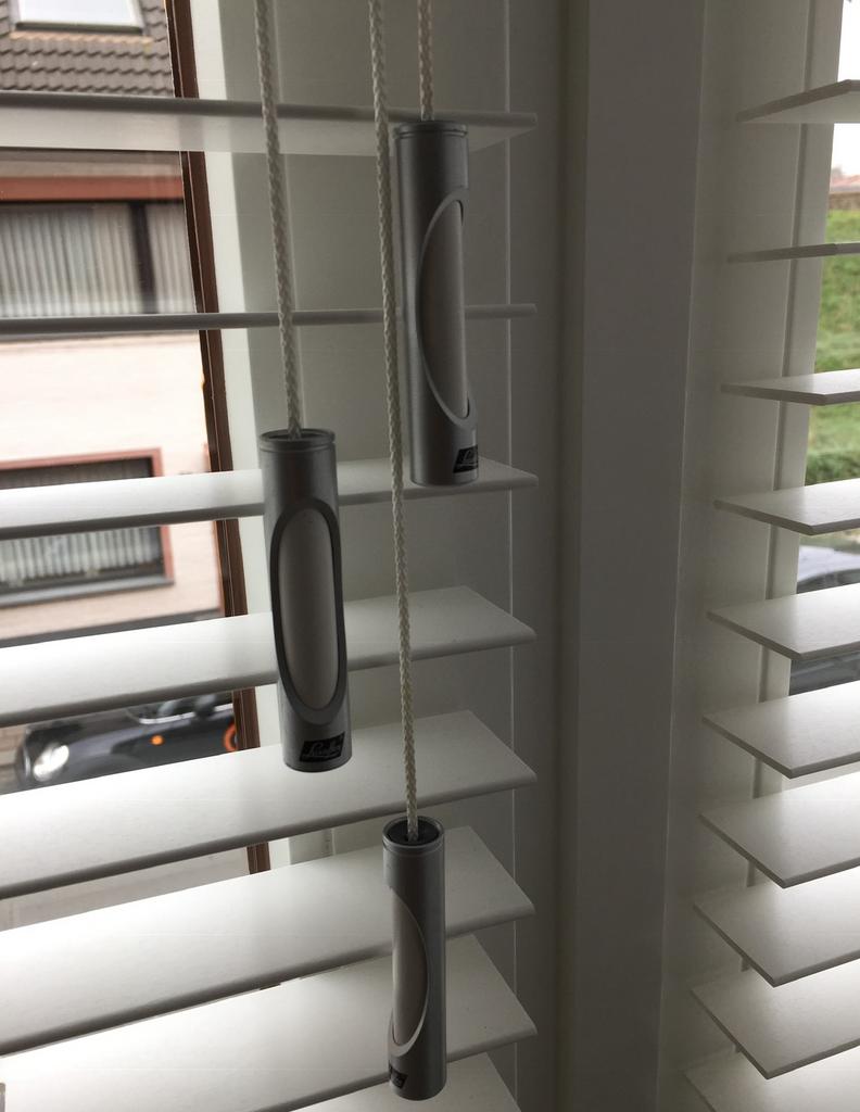 Houten jaloezie 50 mm lamelbreedte nieuw in verpakking !, Huis en Inrichting, Ophalen, Nieuw, Wit