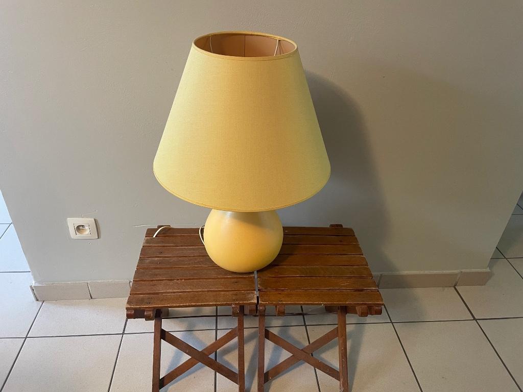 Grande lampe de chevet - grand abat-jour, Enlèvement, Comme neuf, Autres formes