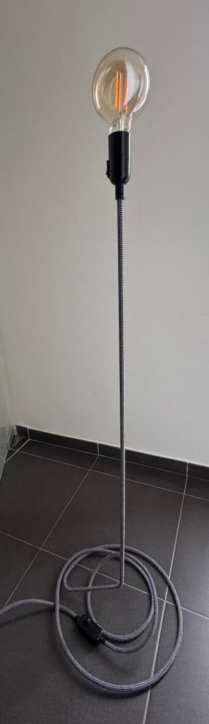 Muuto lamp, Huis en Inrichting, Ophalen, Zo goed als nieuw
