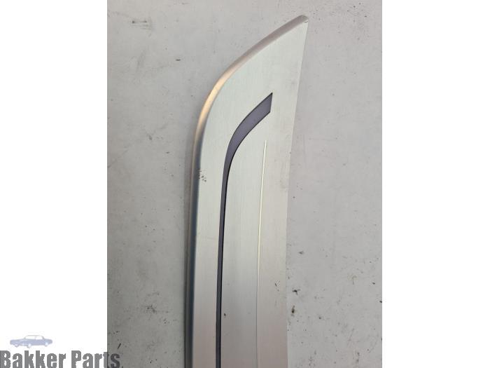 Marche-pied (list de couverture) droite d'un BMW 7-Serie, -, 3 mois de garantie, Utilisé, -
