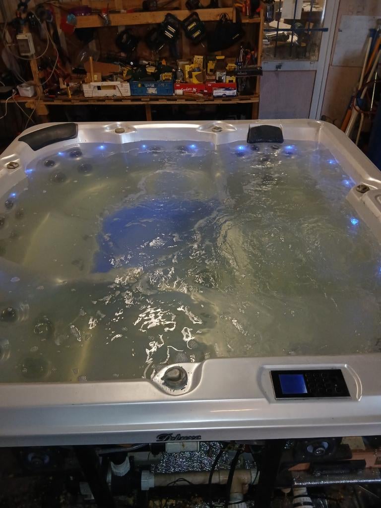 Jacuzzi livré gratuitement, Jardin & Terrasse, Accessoires de piscine, Envoi