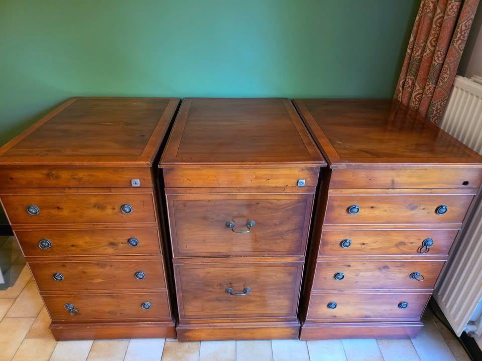 Drie Engelse ladenkasten/dossierkasten, Ophalen, 1 of 2 laden, 50 tot 100 cm, Minder dan 100 cm