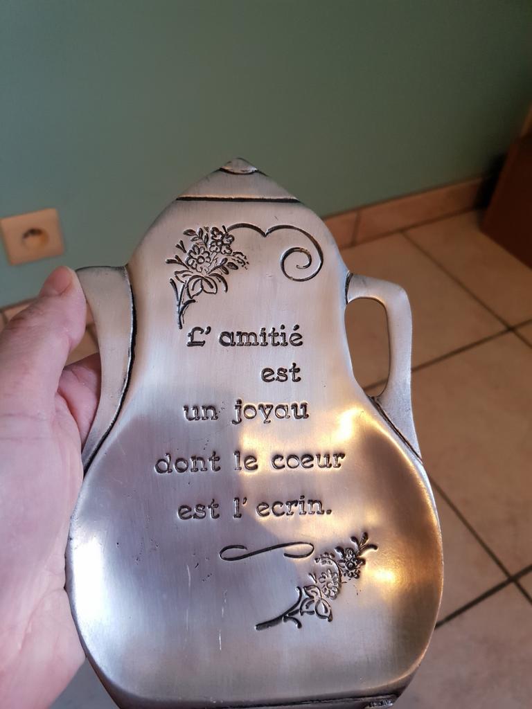 Proverbe sur bouilloire en étains, Maison & Meubles, Enlèvement ou Envoi, Comme neuf
