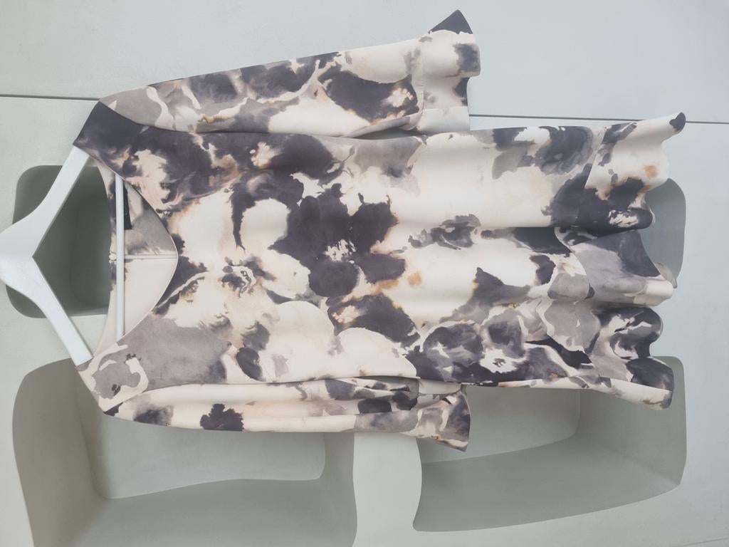 Kleedje Twin-Set maat M, Kleding | Dames, Jurken, Zo goed als nieuw, Maat 38/40 (M), Beige, Boven de knie, Ophalen of Verzenden