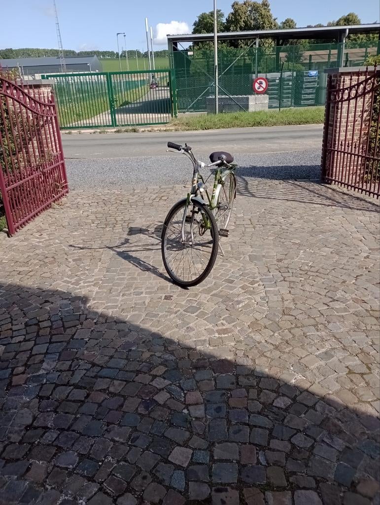 Vélo dame, étudiante très bon état,trois vitesse,éclairage, Enlèvement, Comme neuf