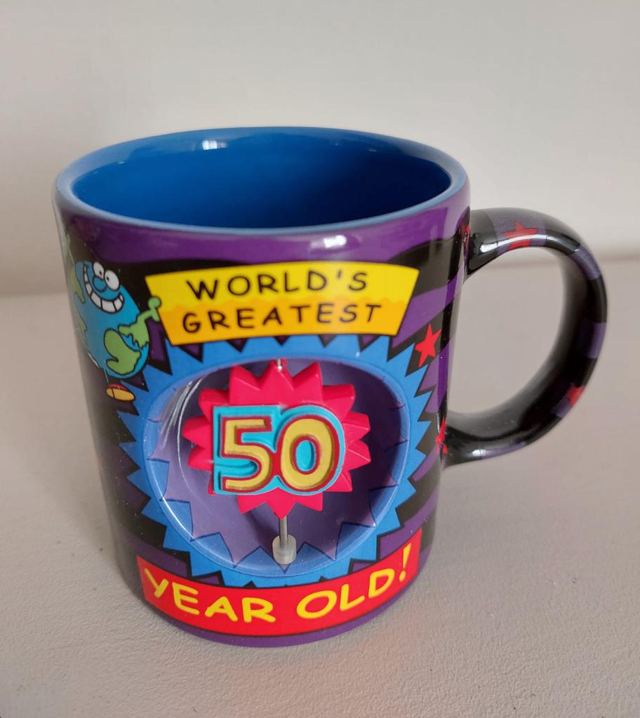 mok verjaardag 50 jaar world's greatest 50 year old (nieuw), Ophalen of Verzenden, Nieuw, Keramiek, Kop(pen) en/of Schotel(s)