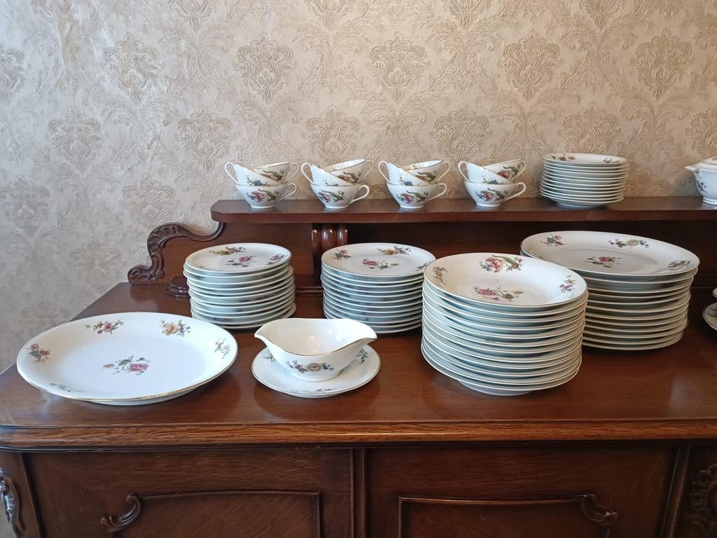 Service de porcelaine de Baudour complet., Antiquités & Art, Enlèvement