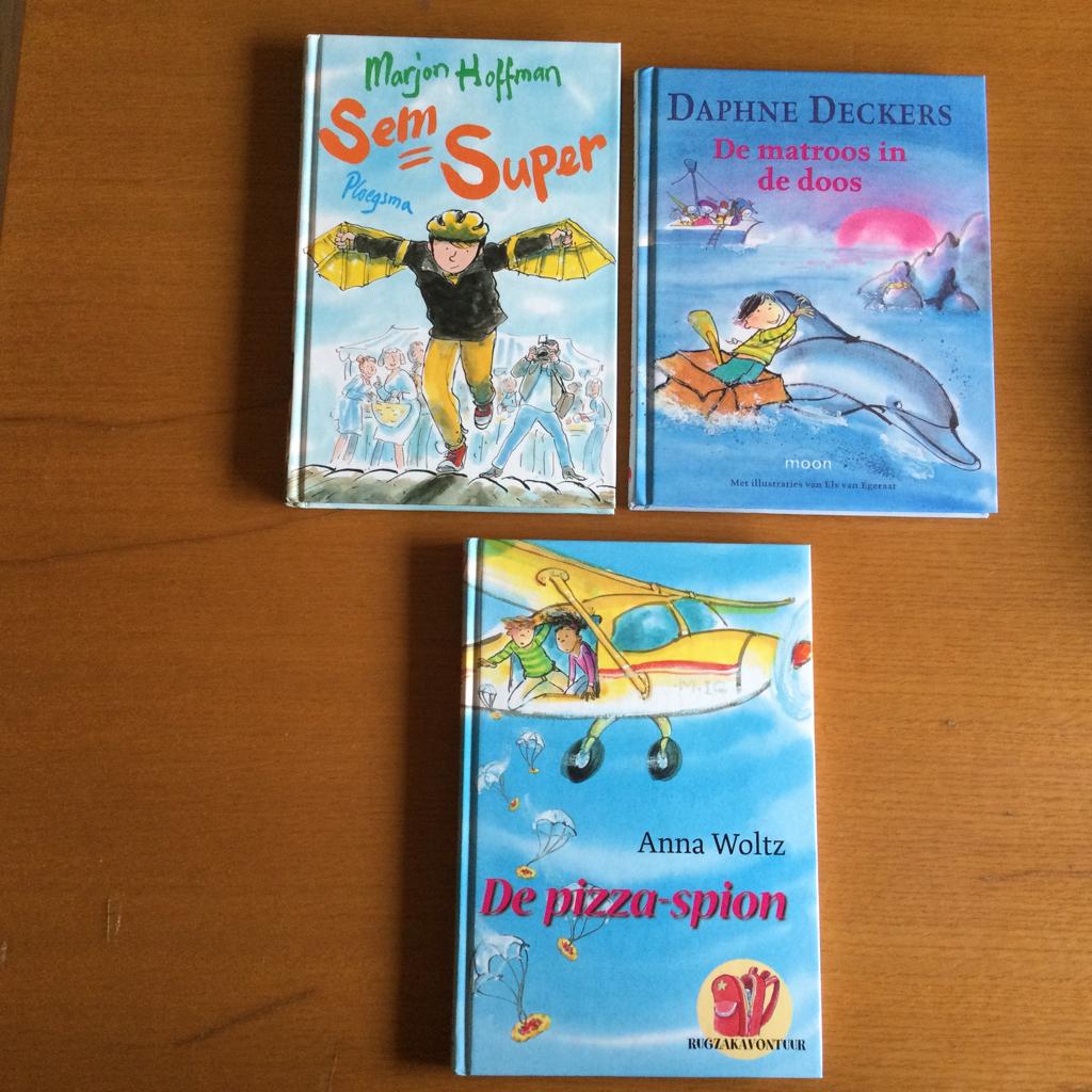 Pakket met drie jeugdleesboeken, Enlèvement ou Envoi, Comme neuf, Fiction général