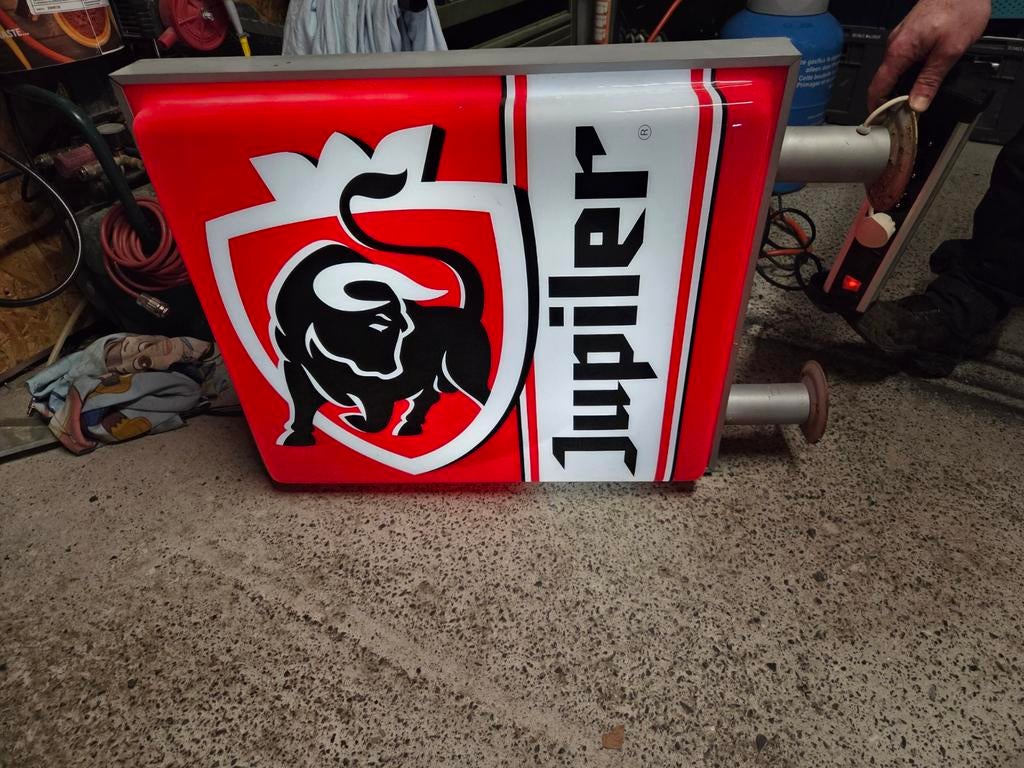 Jupiler licht reclame, Ophalen