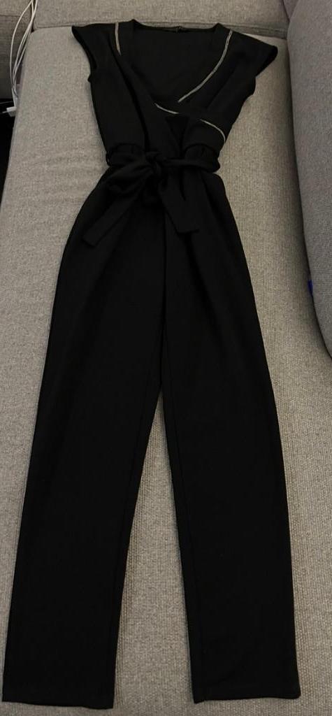 Jumpsuit Lola&Liza maat 36 zwart, Kleding | Dames, Jumpsuits, Ophalen of Verzenden, Zo goed als nieuw, Maat 36 (S), Zwart