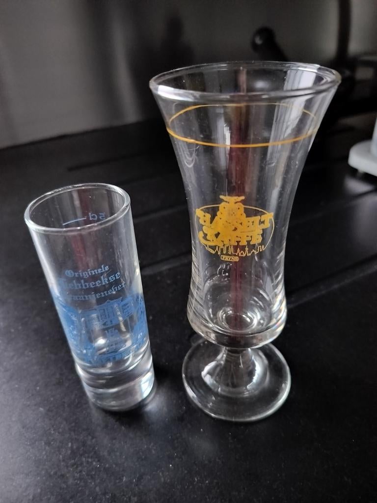 Glazen Hasseltse koffie en Lebbeekse graanjenever samen, Ophalen of Verzenden, Zo goed als nieuw