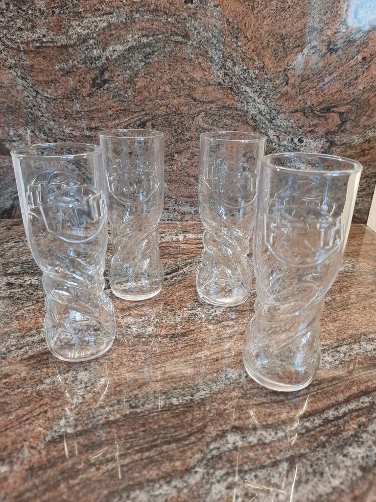 Mooie, gedraaide drinkglazen van Fanta, 2€/ glas, Verzamelen, Ophalen of Verzenden, Zo goed als nieuw, Frisdrankglas