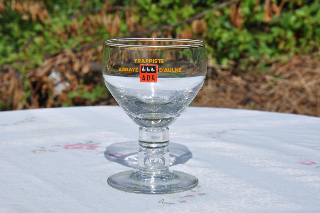 §  verre sur pied trappiste abbaye d'aulne  25cl, Enlèvement ou Envoi, Comme neuf, Verre ou Verres, Autres marques