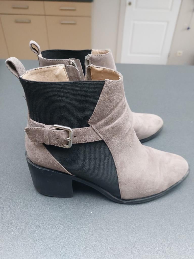 Enkellaarzen enkellaarsjes suede daim beige damesschoenen, Lage of Enkellaarzen, Ophalen of Verzenden, Gedragen, Zara
