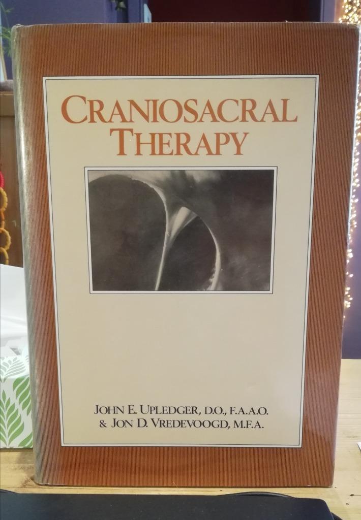 Osteopathie: boek „craniosacrale therapie” Upledger, Ophalen of Verzenden, Gelezen, Overige niveaus, Upledger John E.