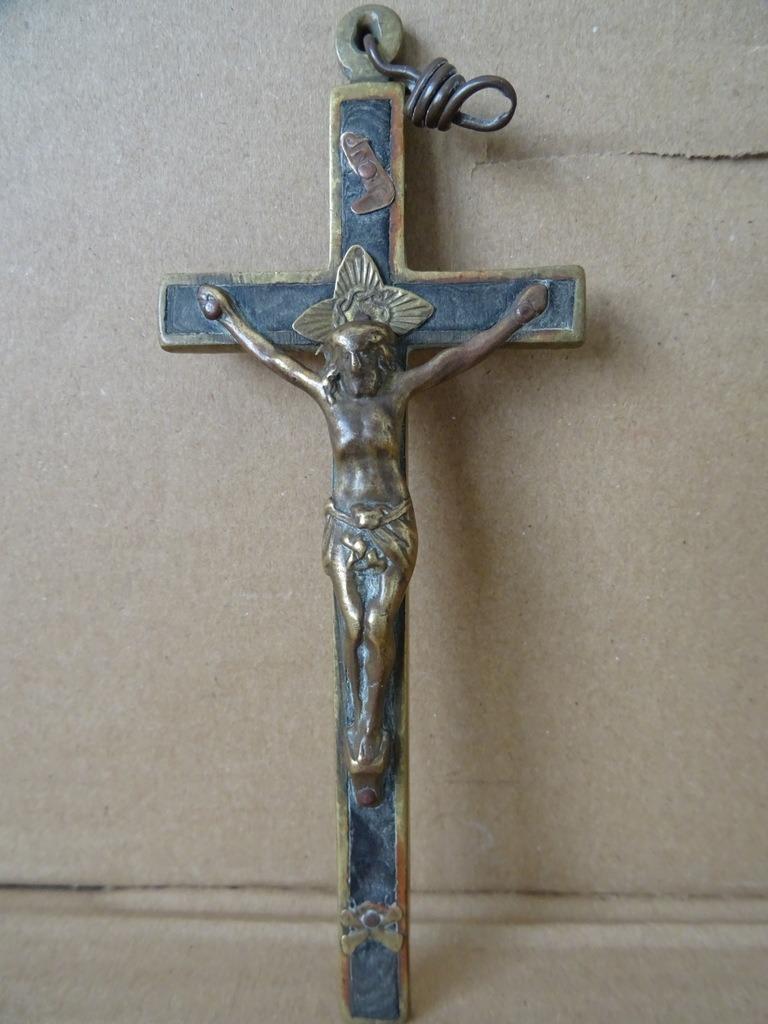 Pendentif crucifix en cuivre antique avec bois incrusté 14cm, Enlèvement ou Envoi