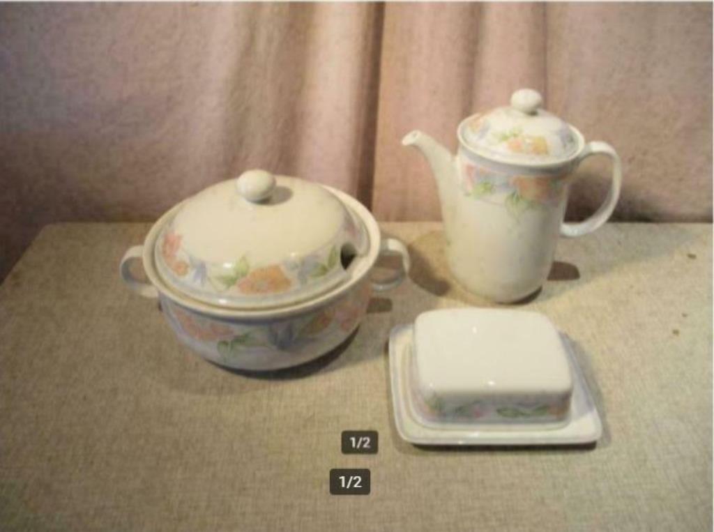 3 Mooie Oude Porseleine Serviesonderdelen - Seltmann, Antiek en Kunst, Antiek | Servies los, Ophalen of Verzenden