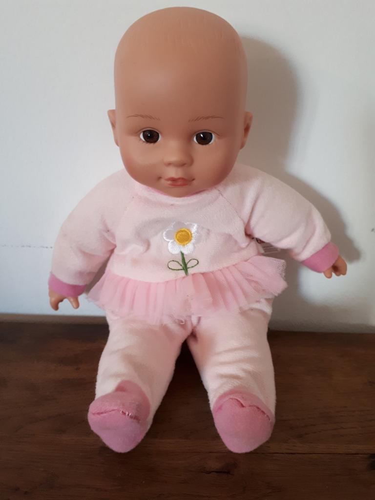 Poupée avec costume rose, Enlèvement ou Envoi, Comme neuf, Baby Pop