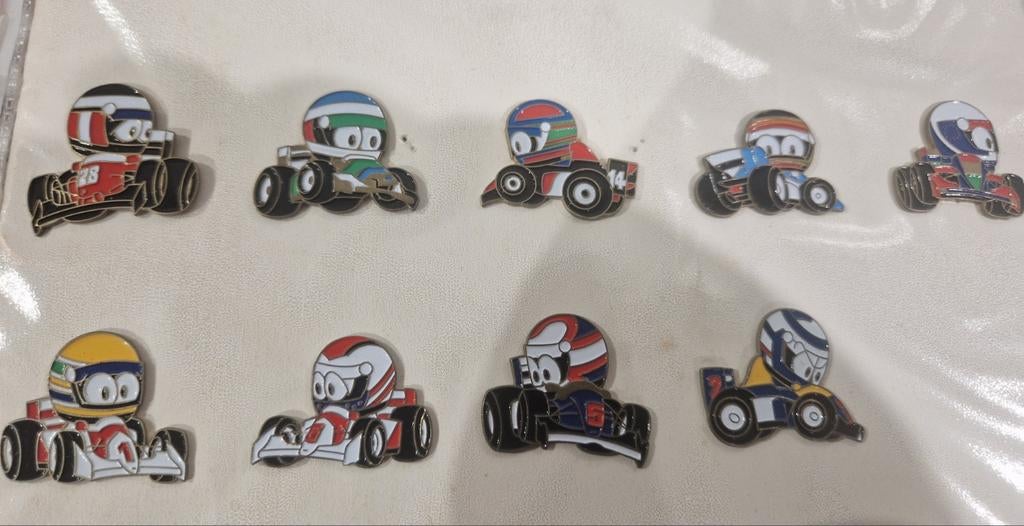 9 PINs , formule 1 SENNA BERGER MANSELL PROST ALESI, Verzamelen, Ophalen of Verzenden, Zo goed als nieuw, Sport, Speldje of Pin