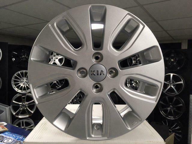 NIEUWE 16 inch 4x100 originele Kia aluminium sportvelgenset, Neuf, Enlèvement ou Envoi, 16 pouces, Jante(s)