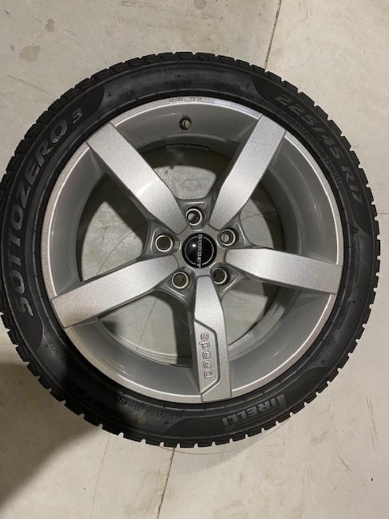 Set van 17" wintervelgen+banden voor Mercedes C-klasse W204, Auto-onderdelen, Banden en Velgen, Ophalen, Gebruikt, Banden en Velgen