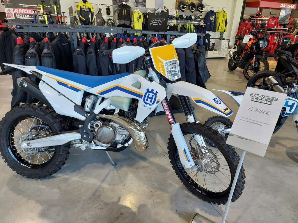 Husqvarna Heritage TE 250 2023, Vélos & Vélomoteurs, Autres marques, Comme neuf, 6 vitesses, 250 cm³