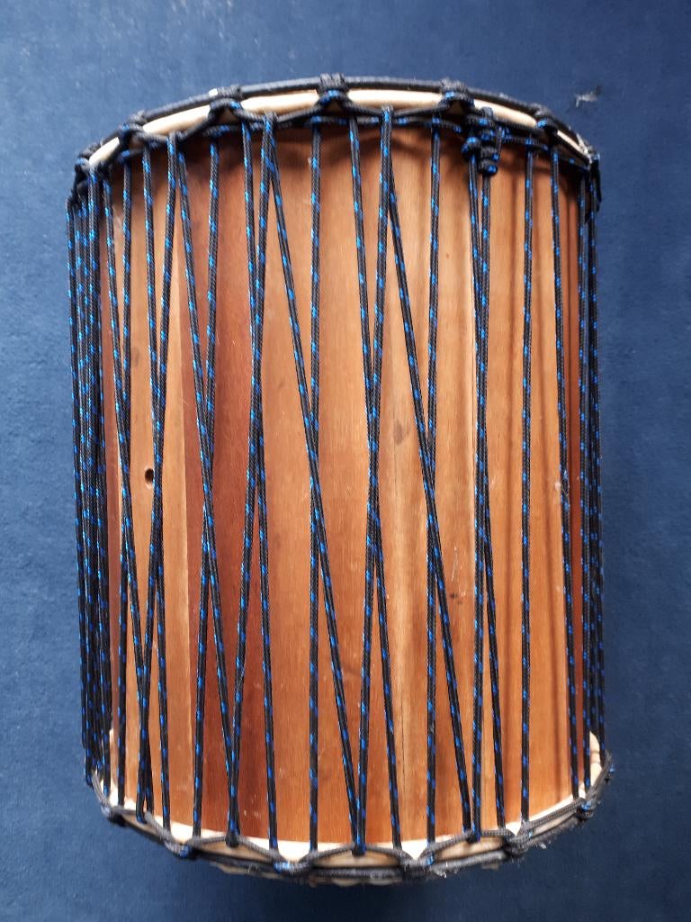 2 authentieke Afrikaanse doums met statief, Muziek en Instrumenten, Ophalen, Gebruikt, Overige soorten