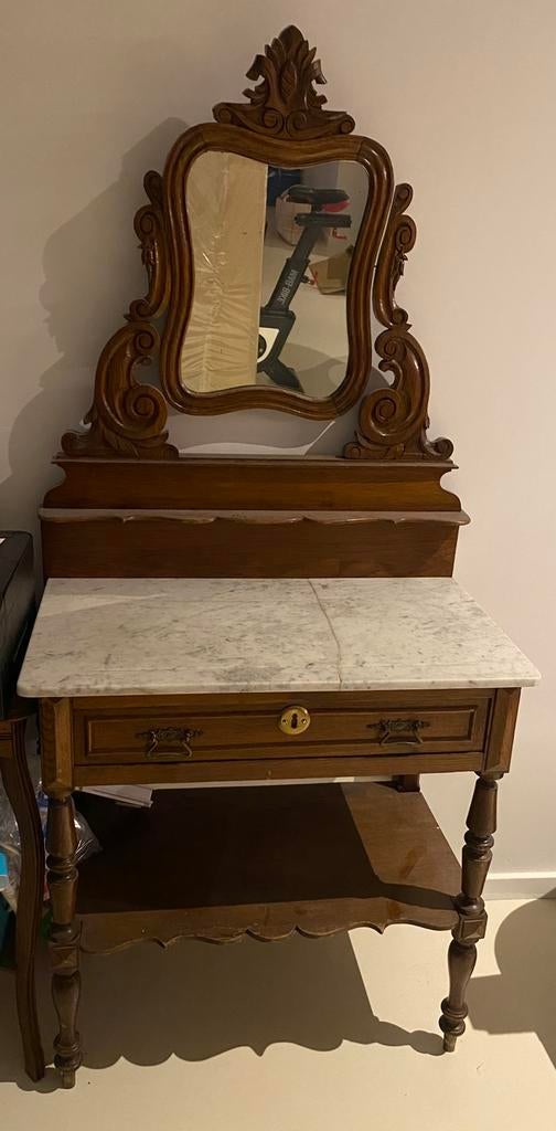 Coiffeuse ancienne, Enlèvement, Utilisé