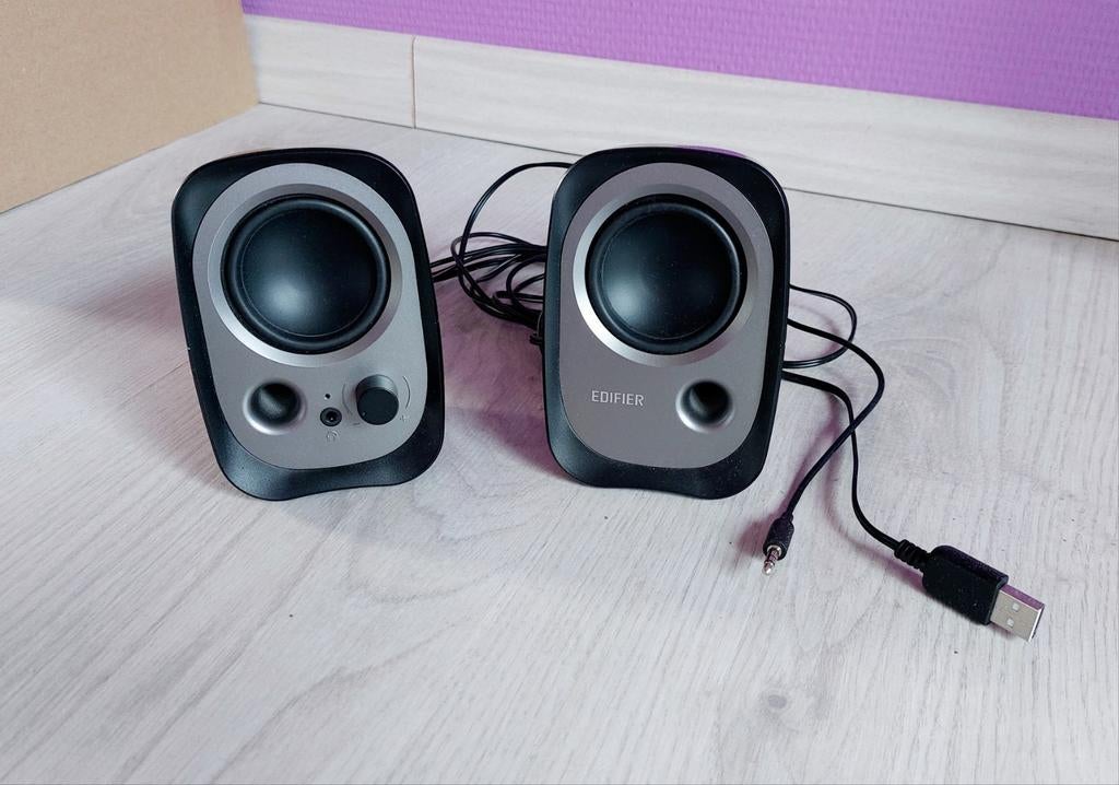PC Luidsprekers Edifier R12U, Ophalen of Verzenden, Zo goed als nieuw, Audiokanaal 2, Edifier