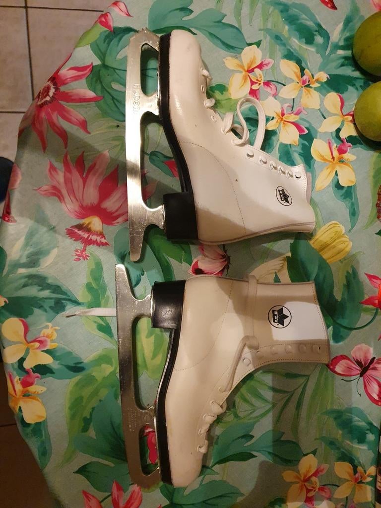 Schaatsen maat 33, Sport en Fitness, Schaatsen, Overige merken, Ophalen of Verzenden, Zo goed als nieuw, Kunstschaatsen