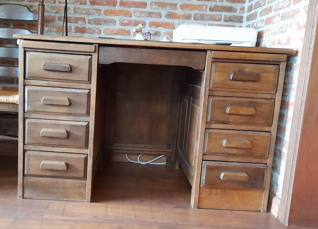 Zware houten bureau en kast weg wegens interieur verandering, Ophalen