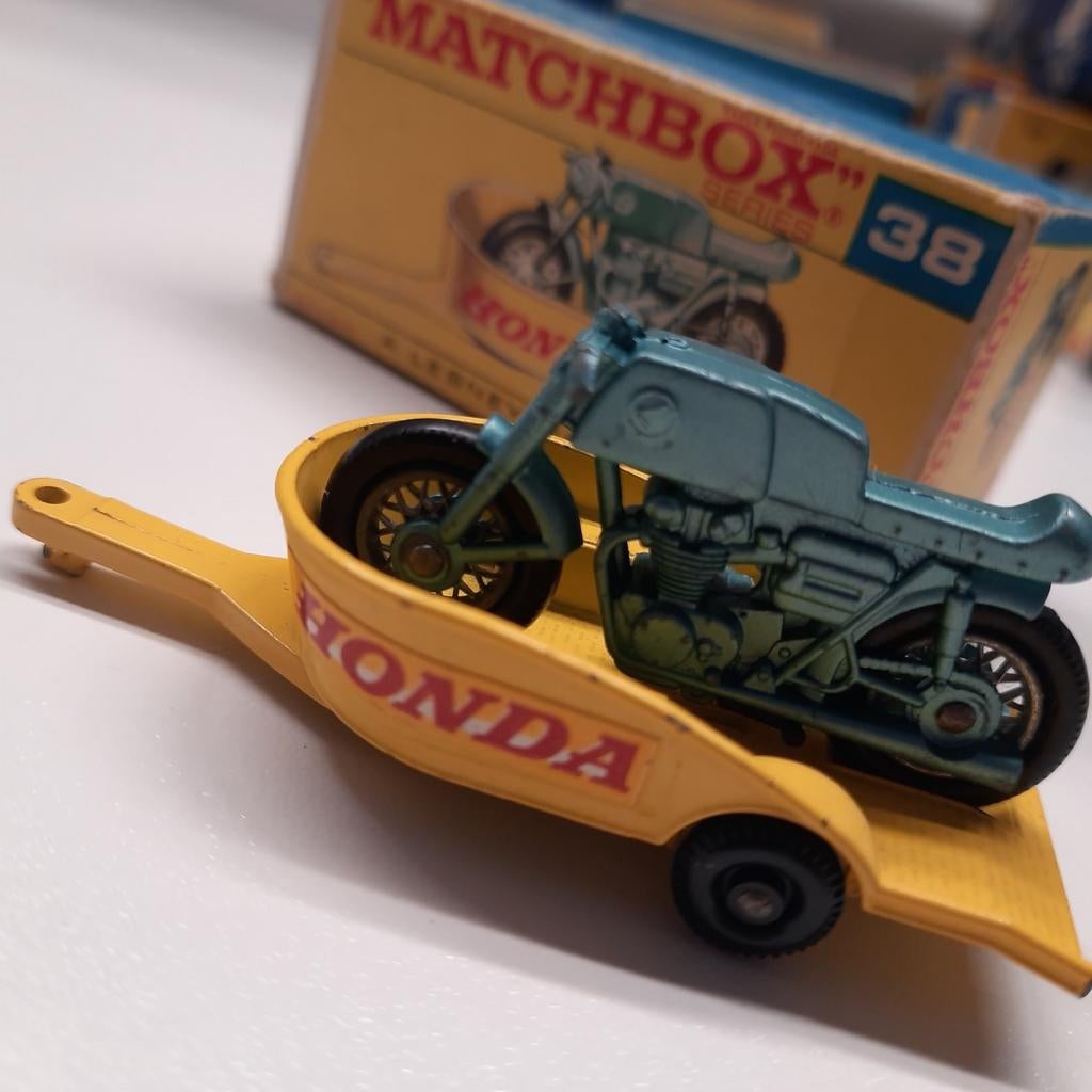 MATCHBOX nr38 MOTOR CYCLE HONDA w/TRAILER. MIB., Ophalen, Zo goed als nieuw, Overige typen, Matchbox